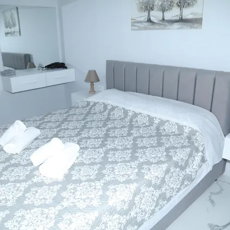 Erik Apartment Përmet